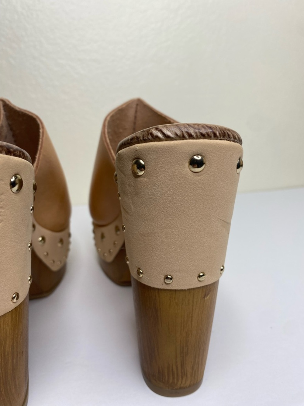 Chinese Laundry Women's Tan Leather Studded Platform Peep Toe Mules - Picture 6 of 14